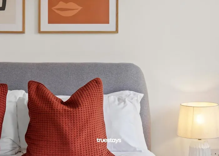 Greaves House By Truestays - 3 Bedroom House In Failsworth, *