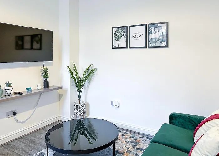 Ashfield Co-living - Private Self-cater Penzion Manchester