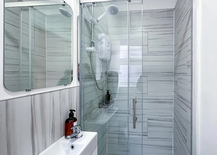 Ashfield Co-living - Private Self-cater Penzion Manchester