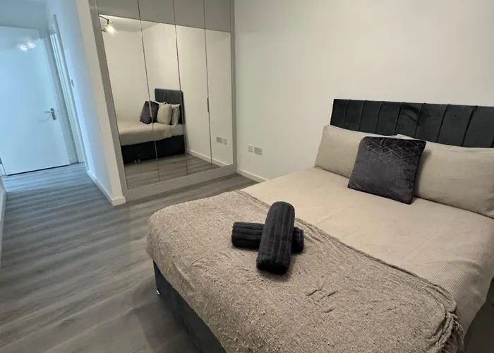 Spacious 2 Double Bedroom Near Centre, Salford Mánchester