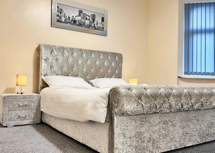 Full In Heywood Street Near Cheetham Hill * Mánchester