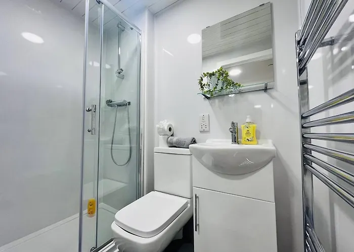 Chic Hideaway: Modern Studio In Stretford Lejlighed Manchester