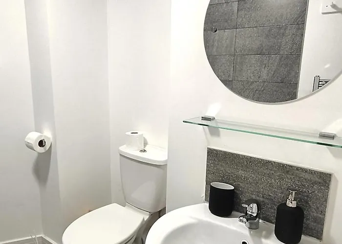 Ideal For Groups - Modern 2 Bedroom - Free Parking, Transit Links, Close To Stadiums * مانشستر