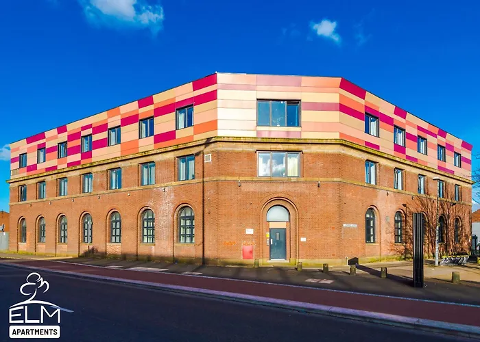 Daire Elm , Collection Of Available Near Media , Free Parking