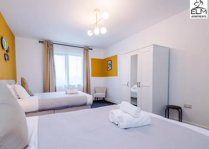 Elm , Collection Of Available Near Media , Free Parking Daire