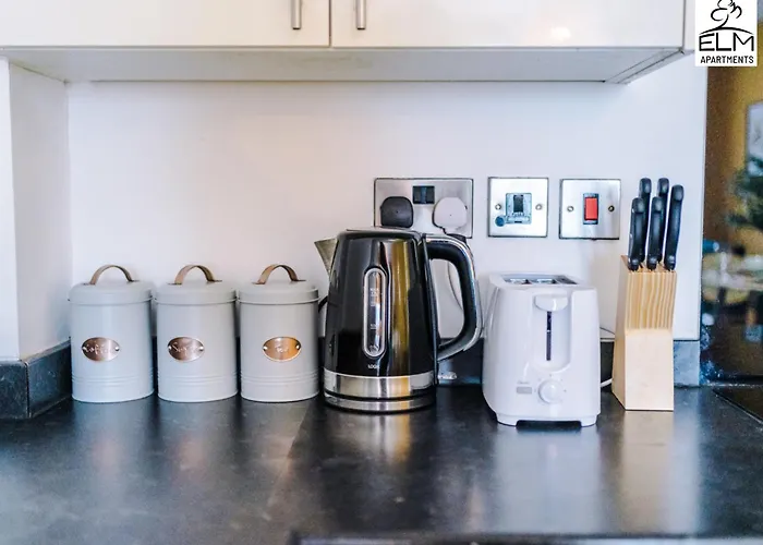 Daire Elm , Collection Of Available Near Media , Free Parking