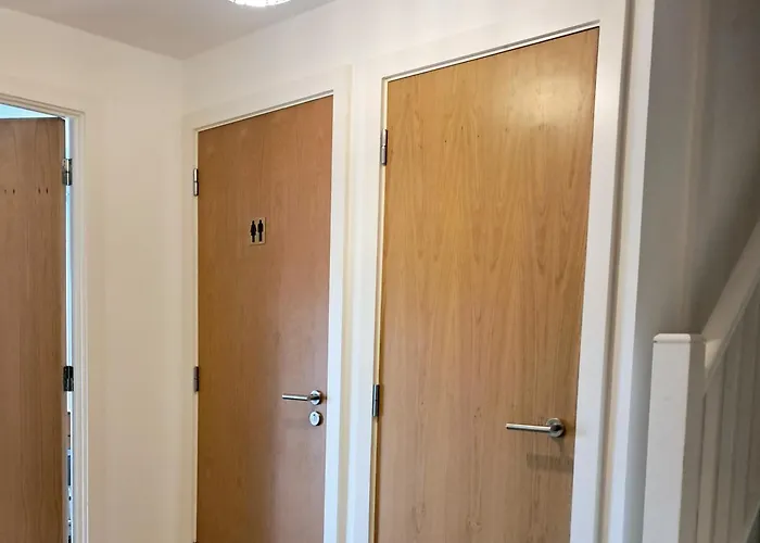 5mins Jd Gym Supermarket Retail M60 Centre Salford Queys Media Manchester