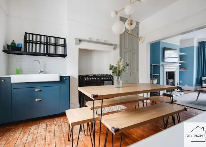 Holiday home Elegant From Manchester