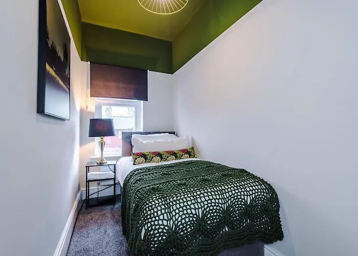 Salford Sanctuary 5 Bed House Сasa de vacaciones *