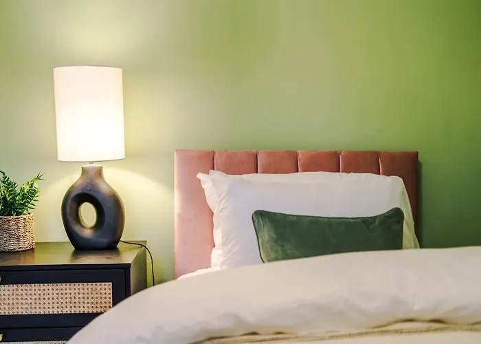 5 Bed Salford Sanctuary Retreat 펜션