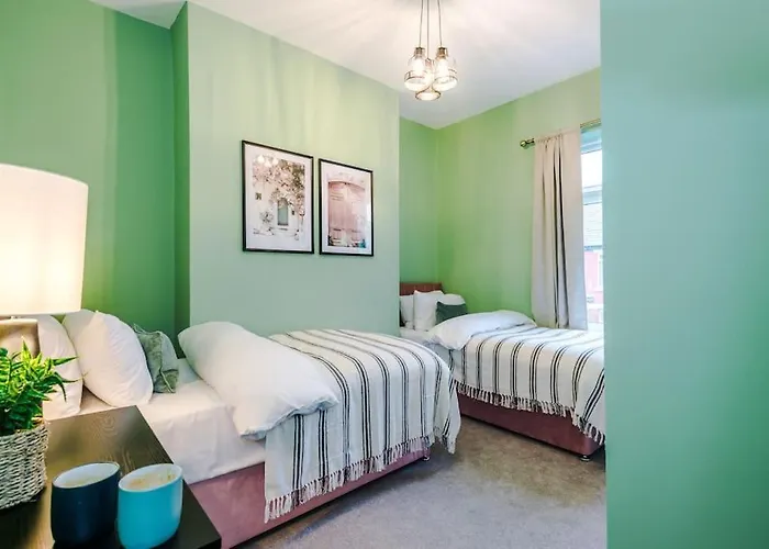 5 Bed Salford Sanctuary Retreat