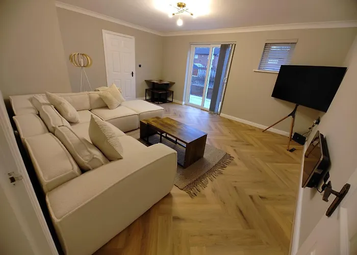 New 2 Bedroom In - Stretford - Old Trafford Close To Football-cricket Ground & Centre 아파트 *