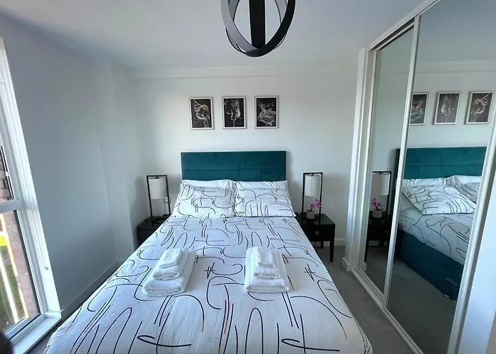 Mcr 1br Getaway With Rooftop Access & Prime Location