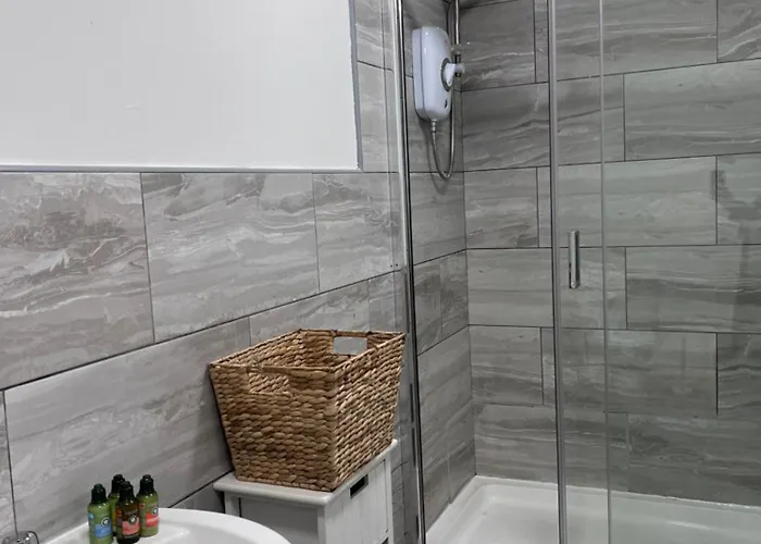 Luxury 2 Bed At Seymour Grove *