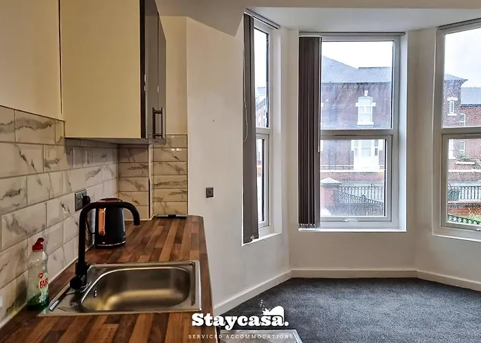 Delightful Spacious Haven With Large Driveway * Manchester