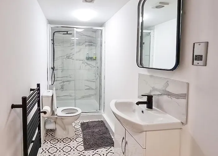 Delightful Spacious Haven With Large Driveway Tatil Evi Manchester