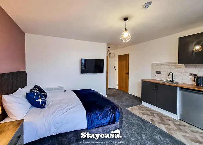 Delightful Spacious Haven With Large Driveway Manchester