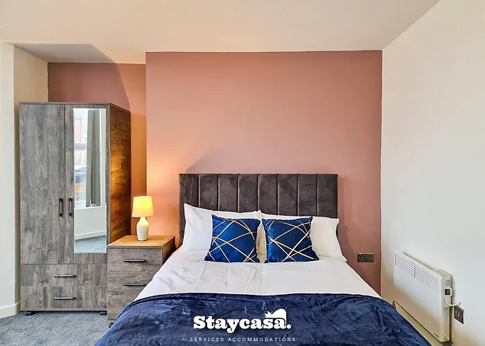 Delightful Spacious Haven With Large Driveway Manchester