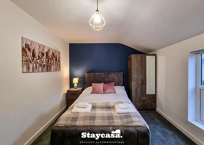 Delightful Spacious Haven With Large Driveway Manchester