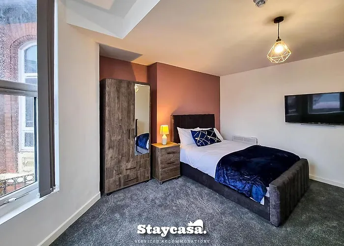 Delightful Spacious Haven With Large Driveway *