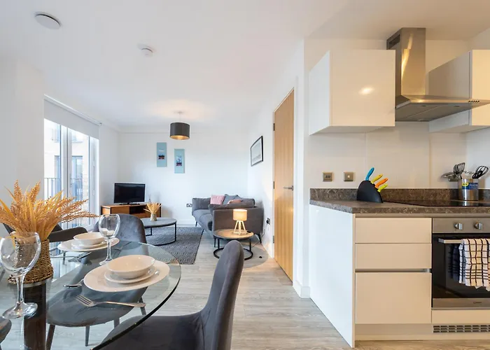 5mins Jd Gym Supermarket Retail M60 Centre Salford Queys Media Apartamento