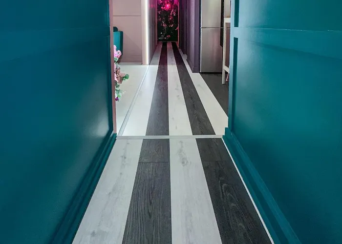 Manchester's Only Private Party For 12 With Makeup マンチェスター