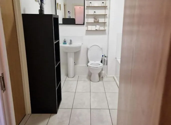 Two Bed In Sportscity 아파트