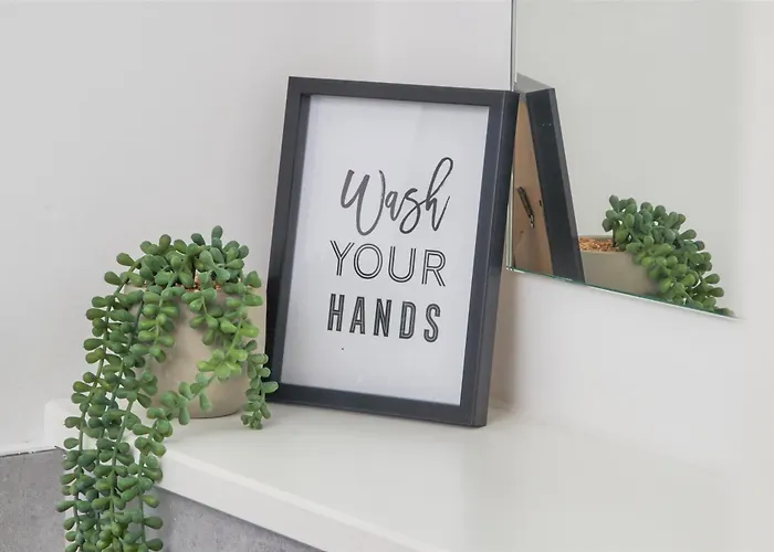 The Salford Quay, Warm & Beautiful With Hyper Fast Wifi & Great Views! *