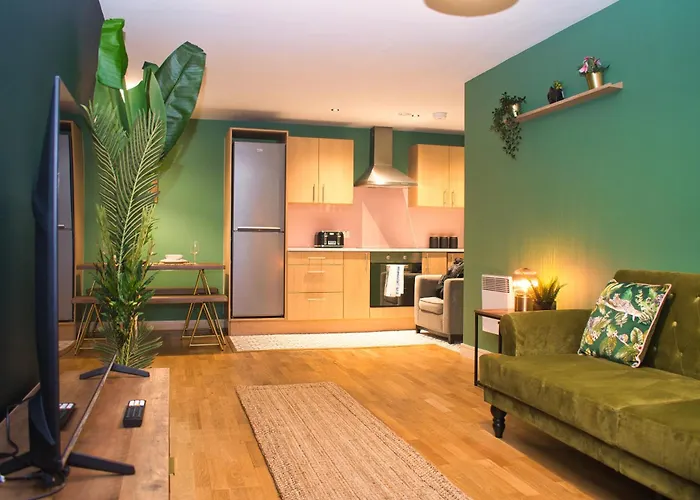 Spacious 2bdr By Torr Group Short Lets & Serviced With Free Underground Allocated Parking 曼彻斯特