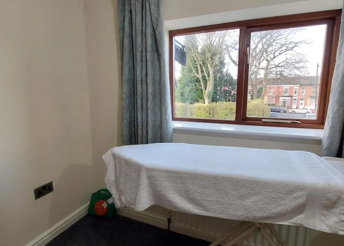 Apartment Dobcross Close Manchester