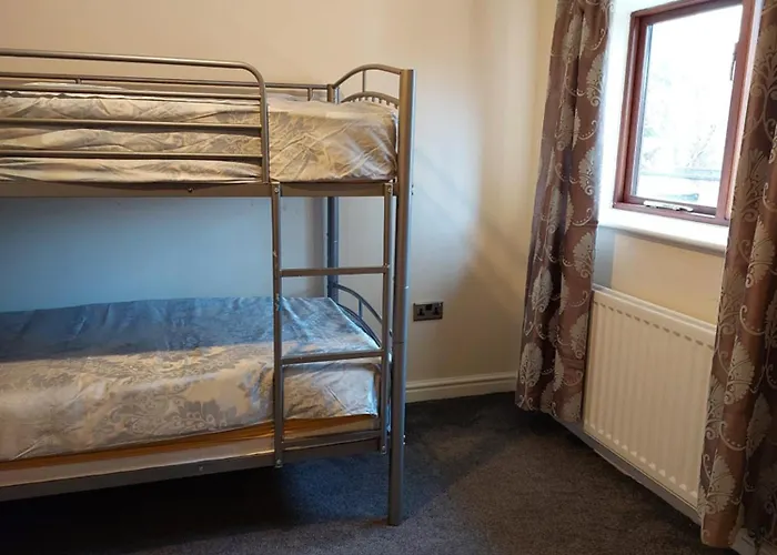 Dobcross Close Apartment