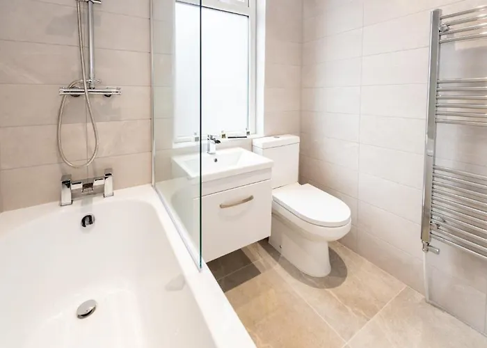 Lejlighed Hassle-free & Handsome Brand-new 3-bed