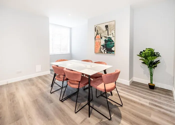 Hassle-free & Handsome Brand-new 3-bed Lejlighed