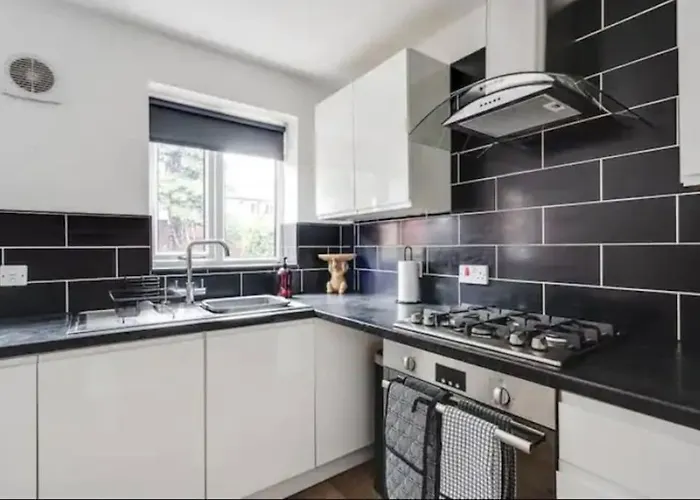 New Build House Near Trafford Centre With Drive Ferienhaus Manchester