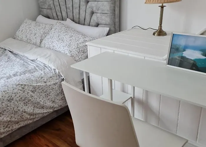 Scotland Street, Newton Heath 3*