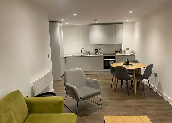 Luxury 2 Bedroom In The Heart Of Appartamento