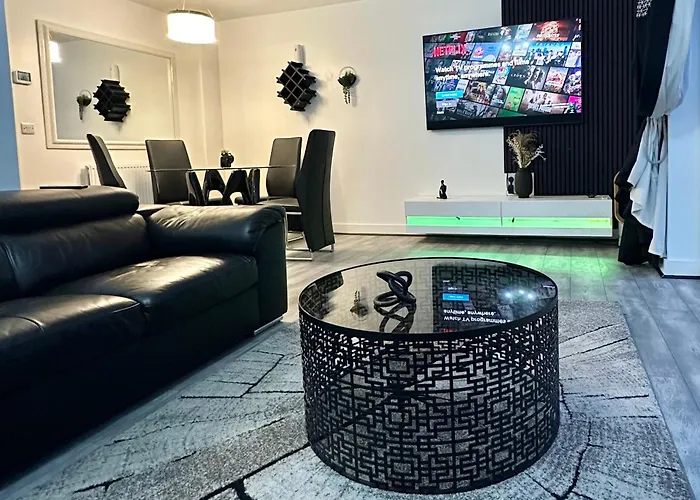 Private Modern Ensuite Near Etihad Stadium Alloggio in famiglia *