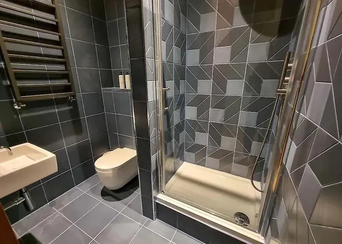 Hammock Heights! Hot Tub,private Garage,citycentre Apartament