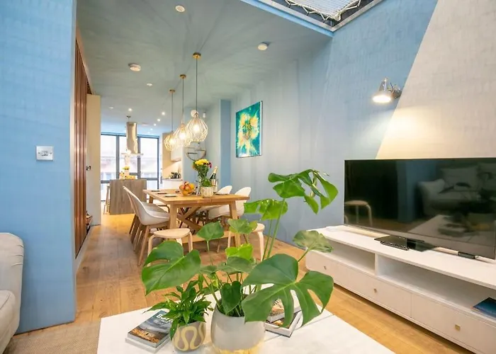 Hammock Heights! Hot Tub,private Garage,citycentre Apartament