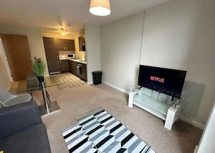 Modern 1 Bed Sleeps 2 *