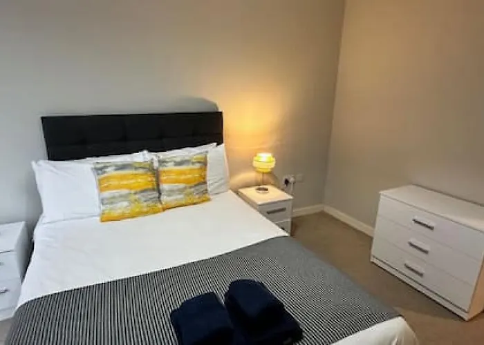 Fab 1 Bed With Balcony And River Views Sleeps 2