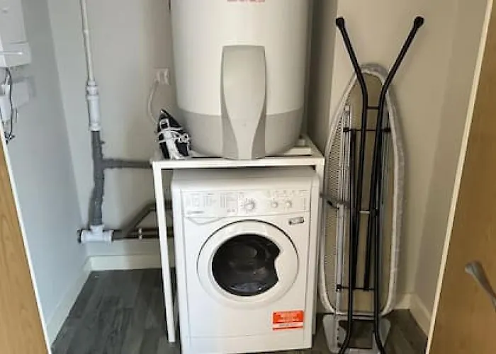 Large 1 Bed Mcr Apartment&huge Terrace Sleeps 4