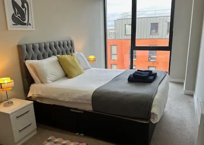 Lovely 1 Bed Sleeps 2 *