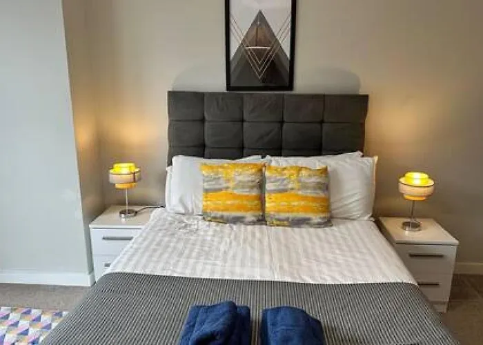 Fab 1 Bed In Sleeps 2 *