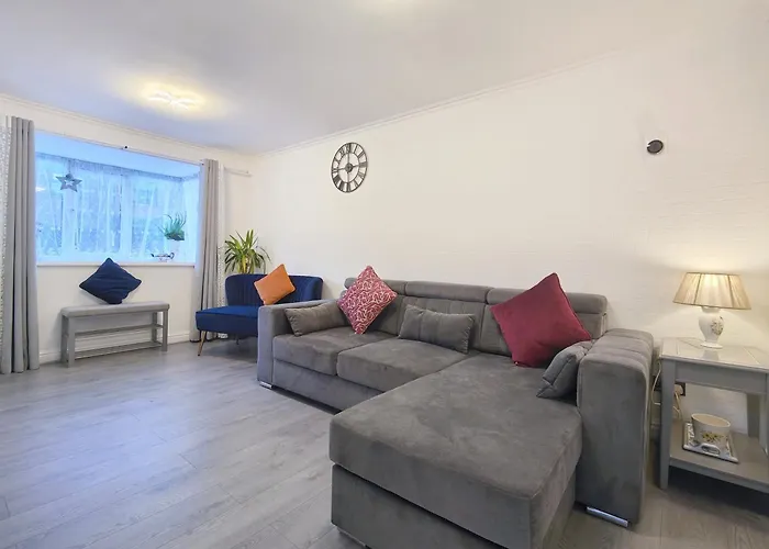 Regent House - With Free Parking - 5 Minutes Drive To Coop Live Arena, Etihad Stadium & Centre בית נופש מנצ'סטר