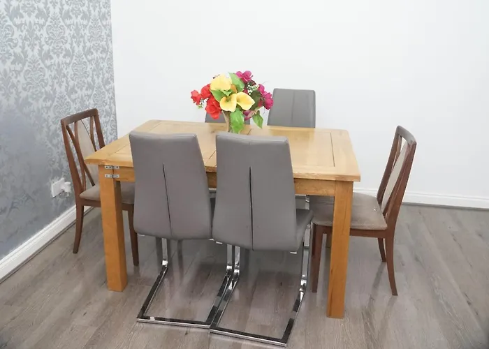 Cheadle House Holidays 펜션