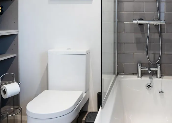 The Heart - Cosy 3 Bedroom House With Double Driveway And Garden In מנצ'סטר