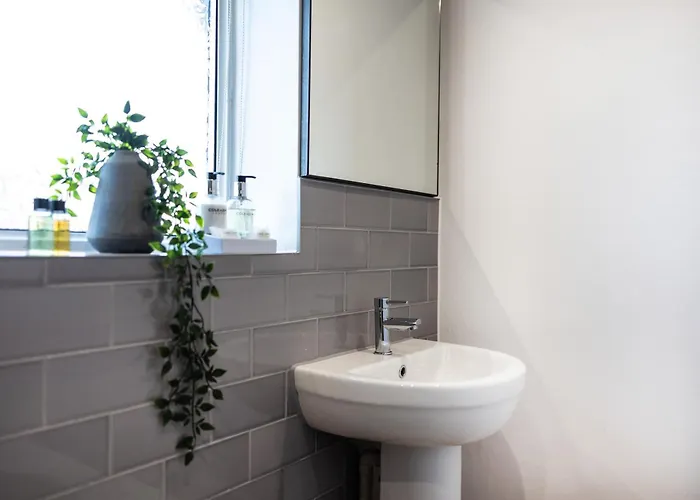 The Heart - Cosy 3 Bedroom House With Double Driveway And Garden In * מנצ'סטר