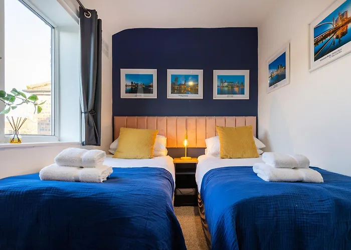 בית נופש The Heart - Cosy 3 Bedroom House With Double Driveway And Garden In *