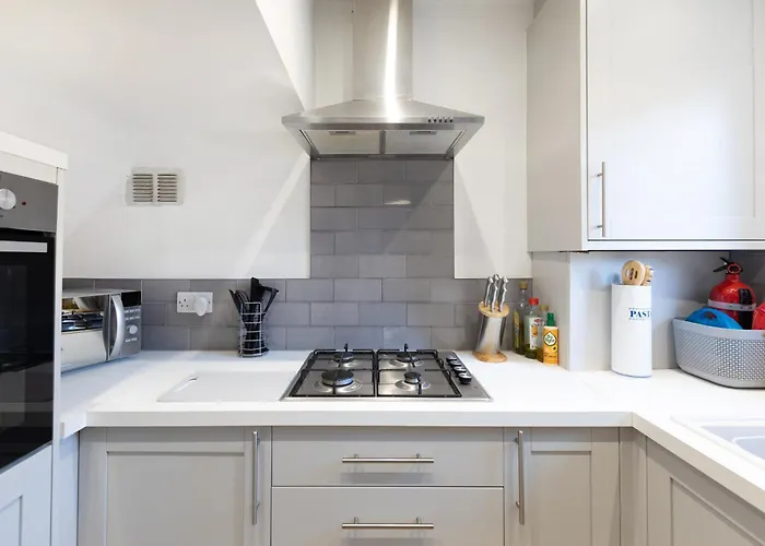 The Heart - Cosy 3 Bedroom House With Double Driveway And Garden In בית נופש *